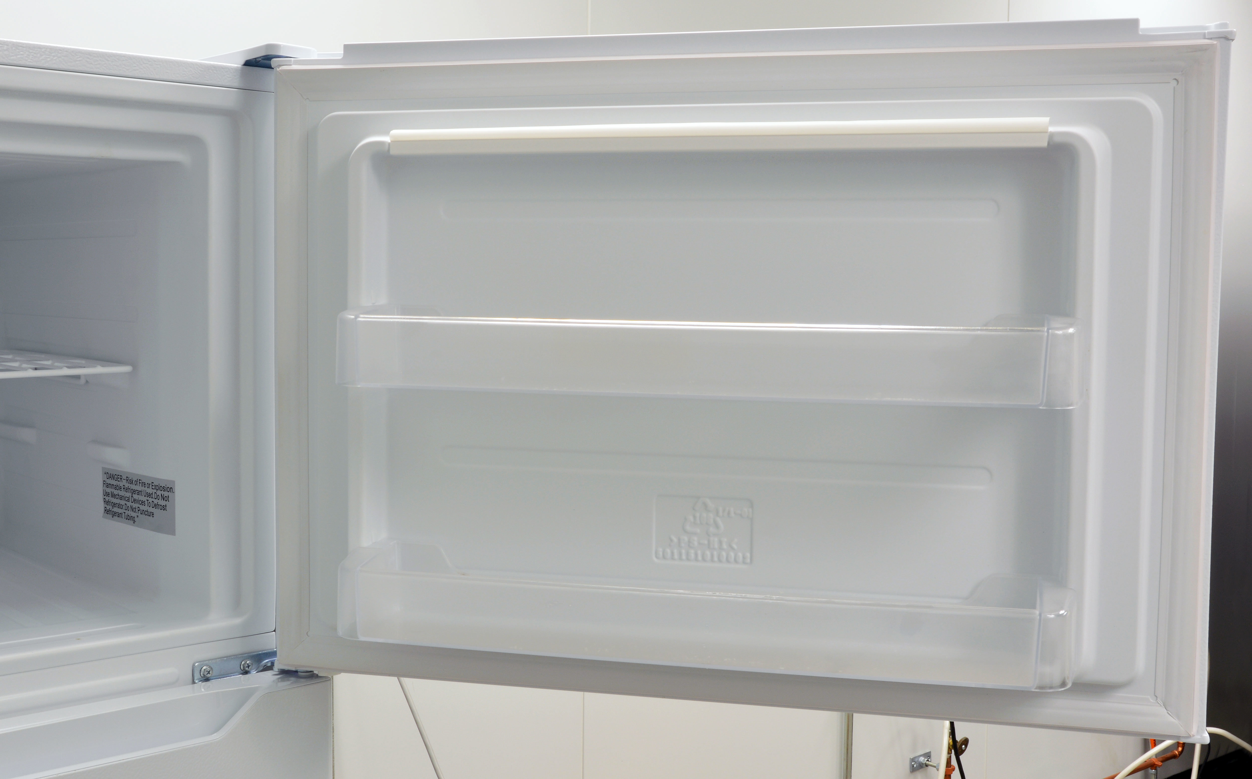 Best Buy Insignia NSRTM18SS7 NSRTM18WH7 Series Top Freezer