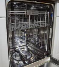 Electrolux-EIDW5705PS-WashArms.jpg