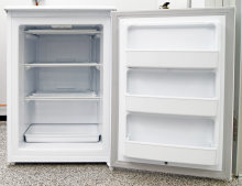 Danby DUF408WE Interior