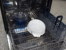 Dishwasher with colander