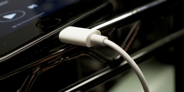 Lightning connector