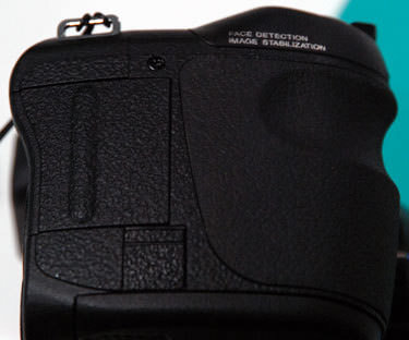 Fujifilm-finepix-s2000hd-right-375.jpg