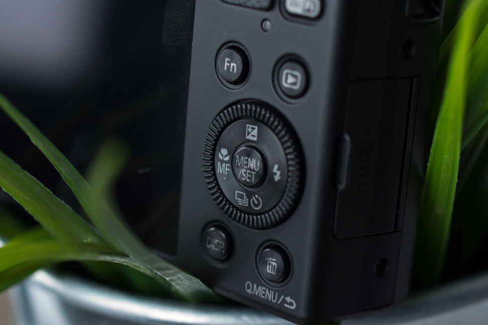 Panasonic-ZS40-review-design-back.jpg