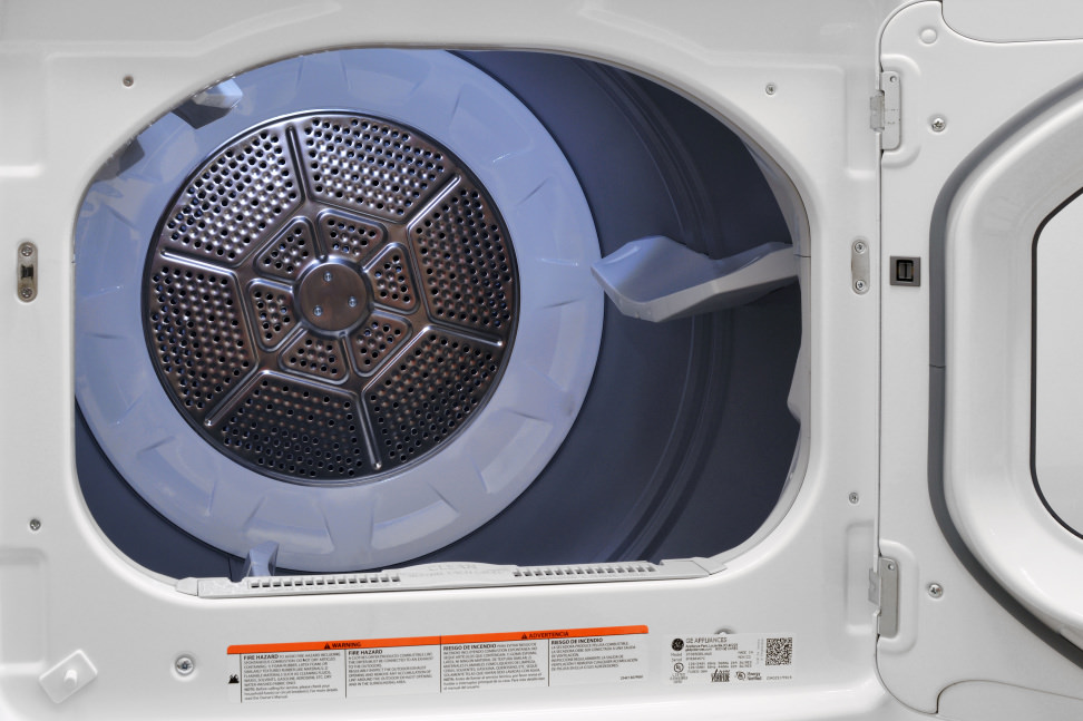 GE GTD65EBSJWS Interior