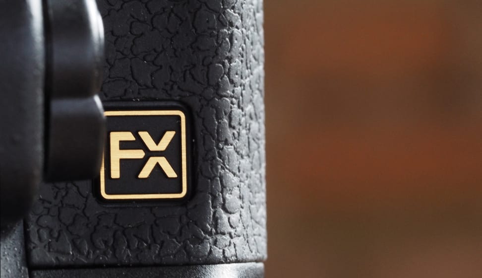 nikon-d4s-fxlogo.jpg