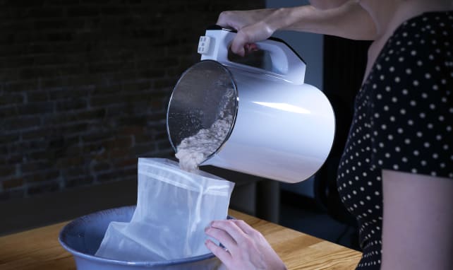 Midea NRG Milk Extractor and nut bag