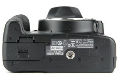 Canon_xsi_bottom_375.jpg