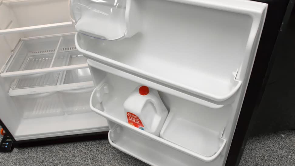 Frigidaire-FFTR1821TD-door