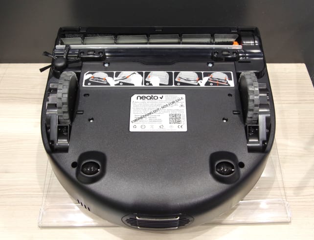 Neato Botvac Connected D7 Spiral Brush Underside