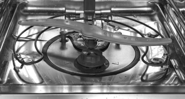 Why Doesn't My Dishwasher Dry My Dishes? Dishwashers