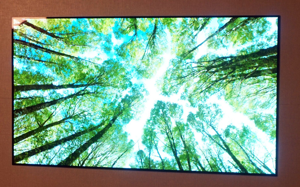 LG-W7-FI-body-1