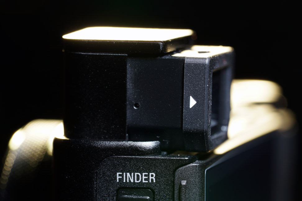 Sony Cyber-Shot RX100 IV Design Viewfinder