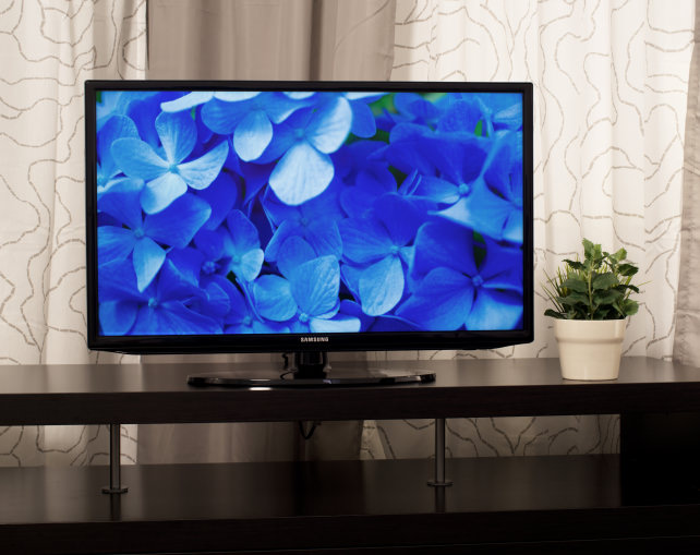 Samsung-UN32H5203-Front.jpg