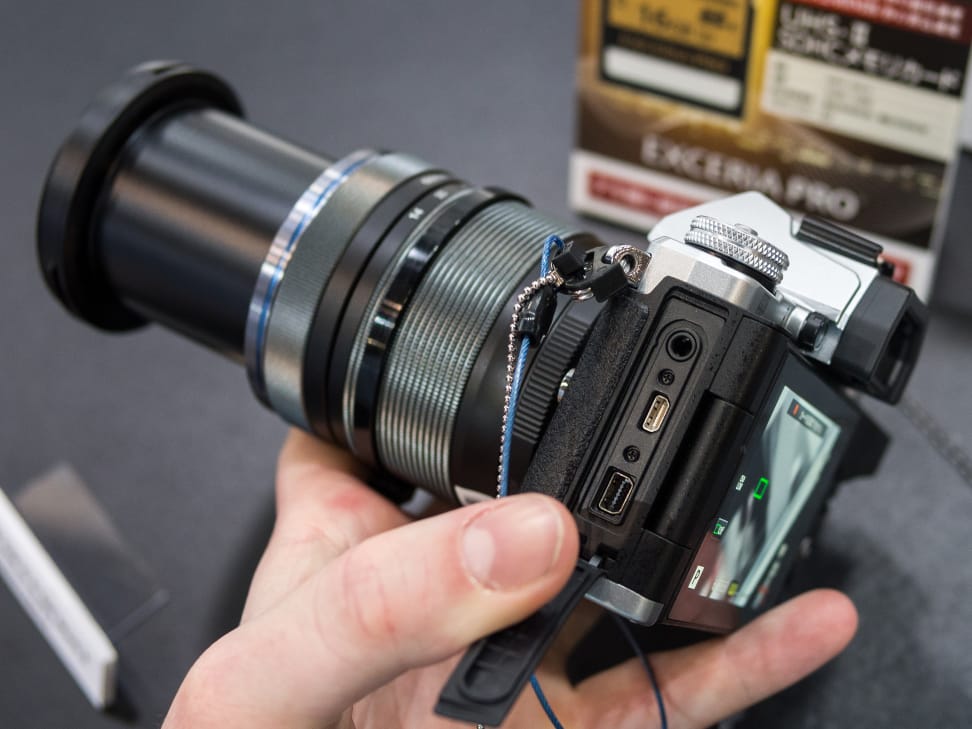 Olympus OM-D E-M5 – Ports
