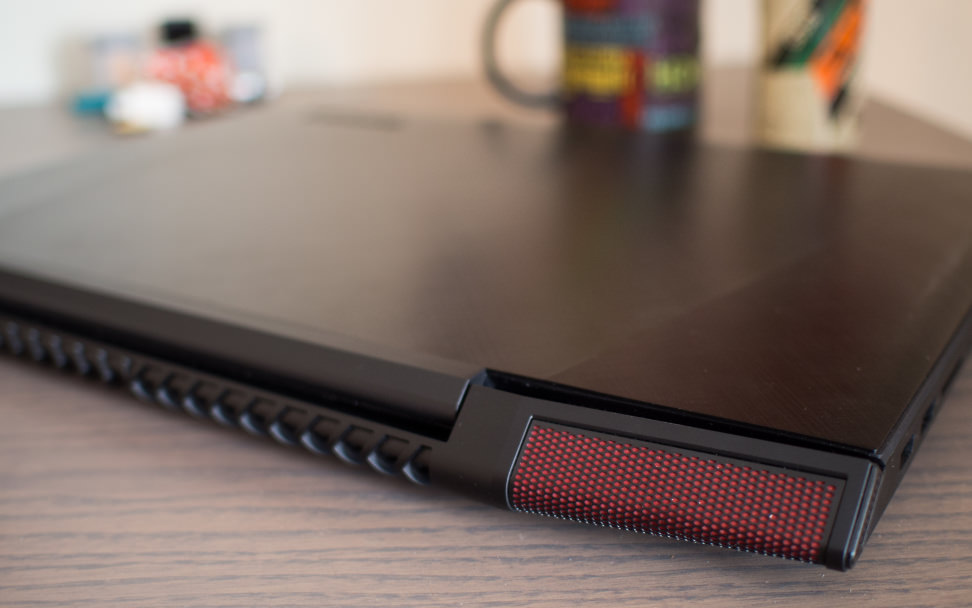 Lenovo IdeaPad Y700 Rear Vents