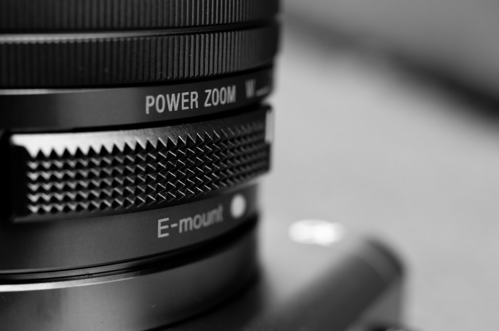 SONY-A6000-POWER-ZOOM.jpg