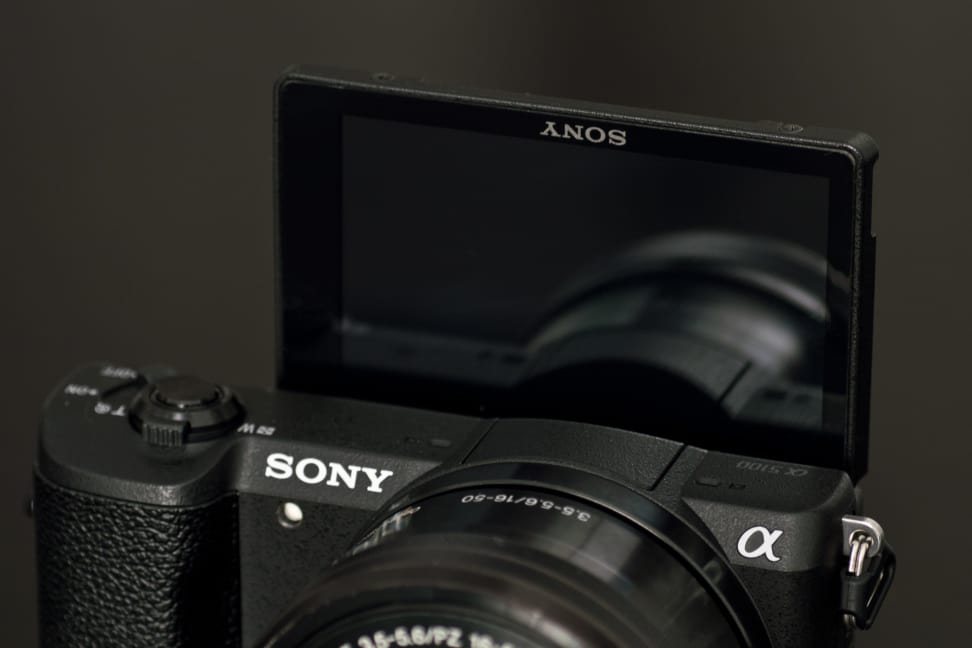 Sony-a5100-review-design-screen-flip.jpg